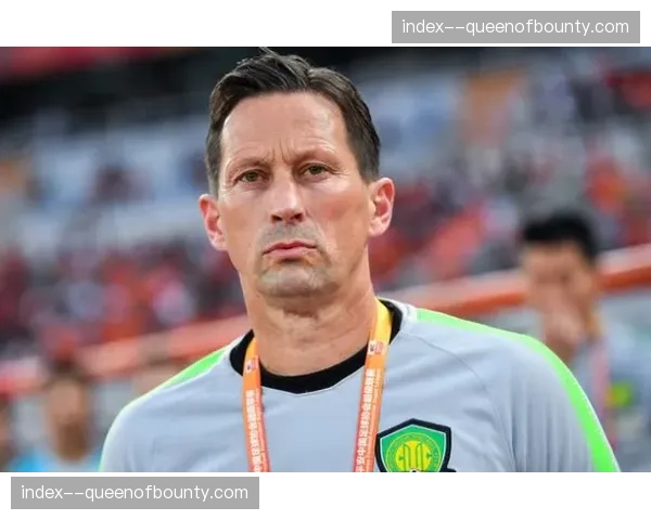 战术板:解析雷恩主帅热内西奥的高位压迫新思路 战术板:解析雷恩主帅热内西奥的高位压迫新思路