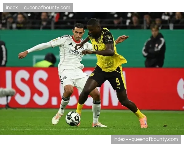 告别战？传闻将离队的格策用一传一射帮助法兰克福取胜