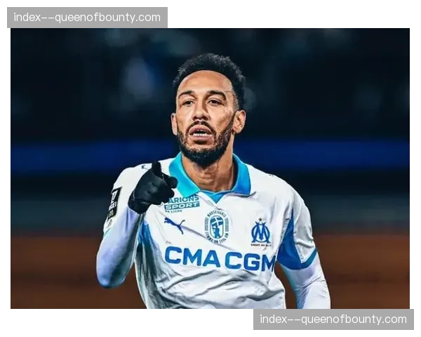 马赛2-1逆转里尔暂登法甲次席,奥巴梅扬点射制胜 马赛2-1逆转里尔暂登法甲次席,奥巴梅扬点射制胜