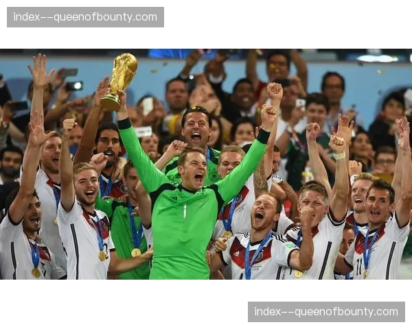 退役在即，诺伊尔接受专访，回顾生涯巅峰与低谷